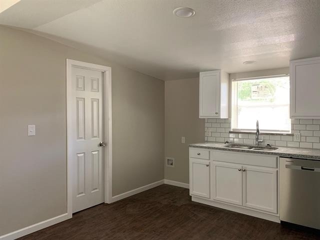 1012 Faye Street - Photo 2