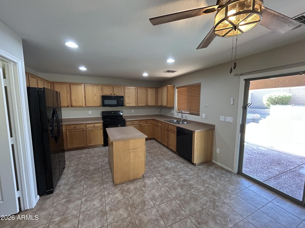24902 W Wayland Drive - Photo 8