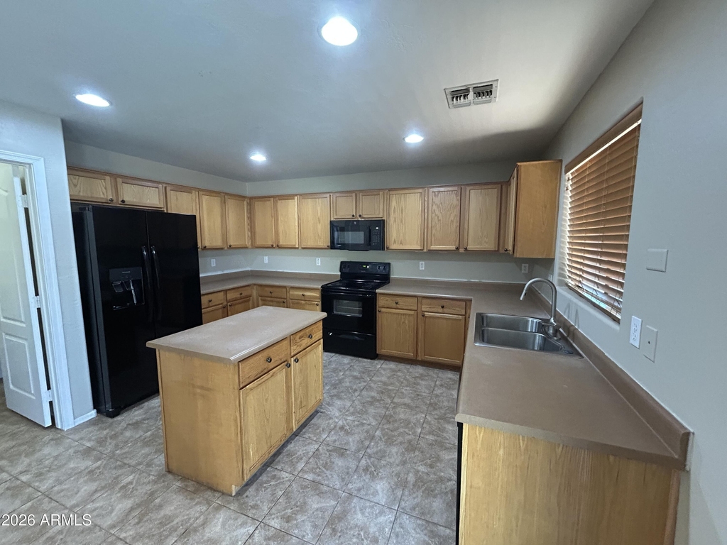 24902 W Wayland Drive - Photo 7