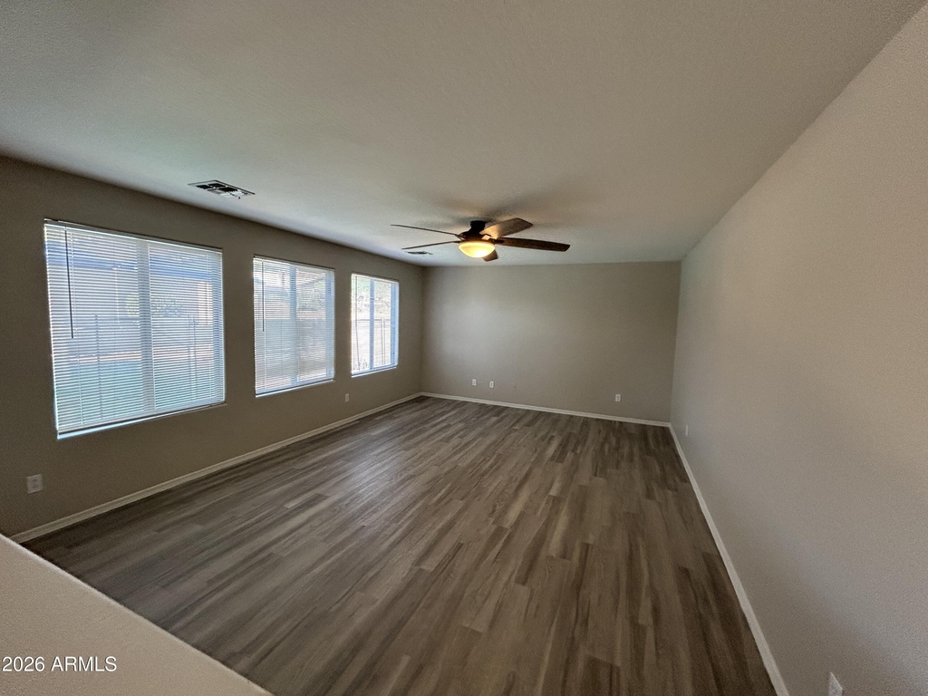 24902 W Wayland Drive - Photo 6