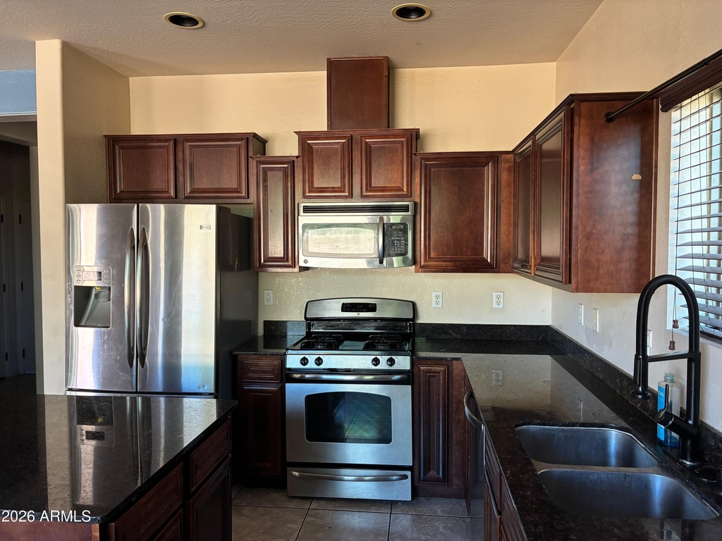 3340 S Sunland Drive - Photo 5
