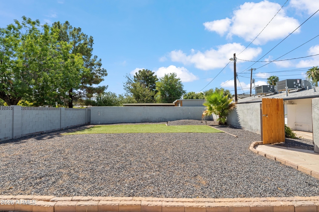 1222 S Farmer Avenue - Photo 15