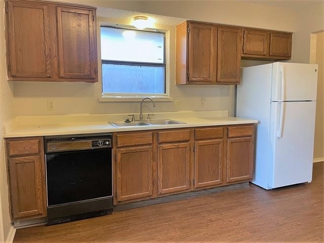 8518 Holly Street - Photo 3