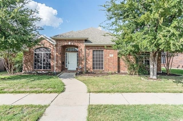 5512 Glenview Lane - Photo 0