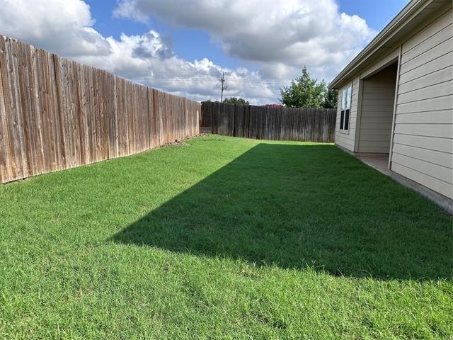 1404 Pampa Grass Drive - Photo 16