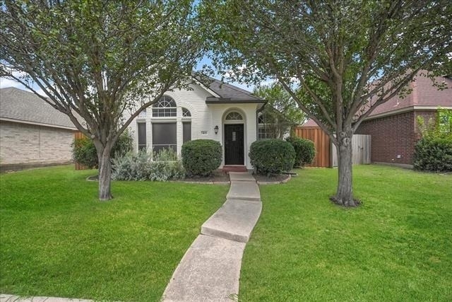 3173 Riverside Drive - Photo 1