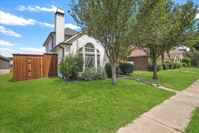 3173 Riverside Drive - Photo 2