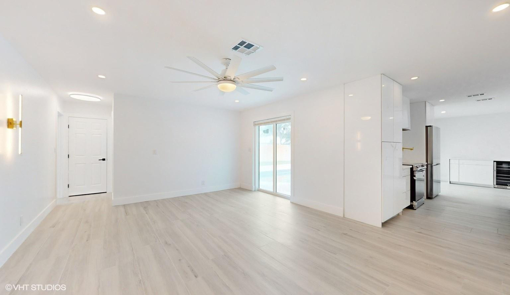 4761 Ne 28th Avenue - Photo 16
