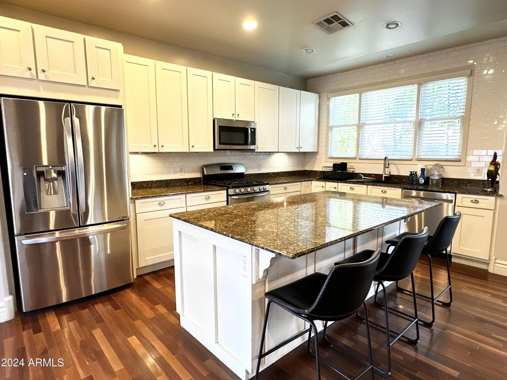 2303 E Dogwood Drive - Photo 22