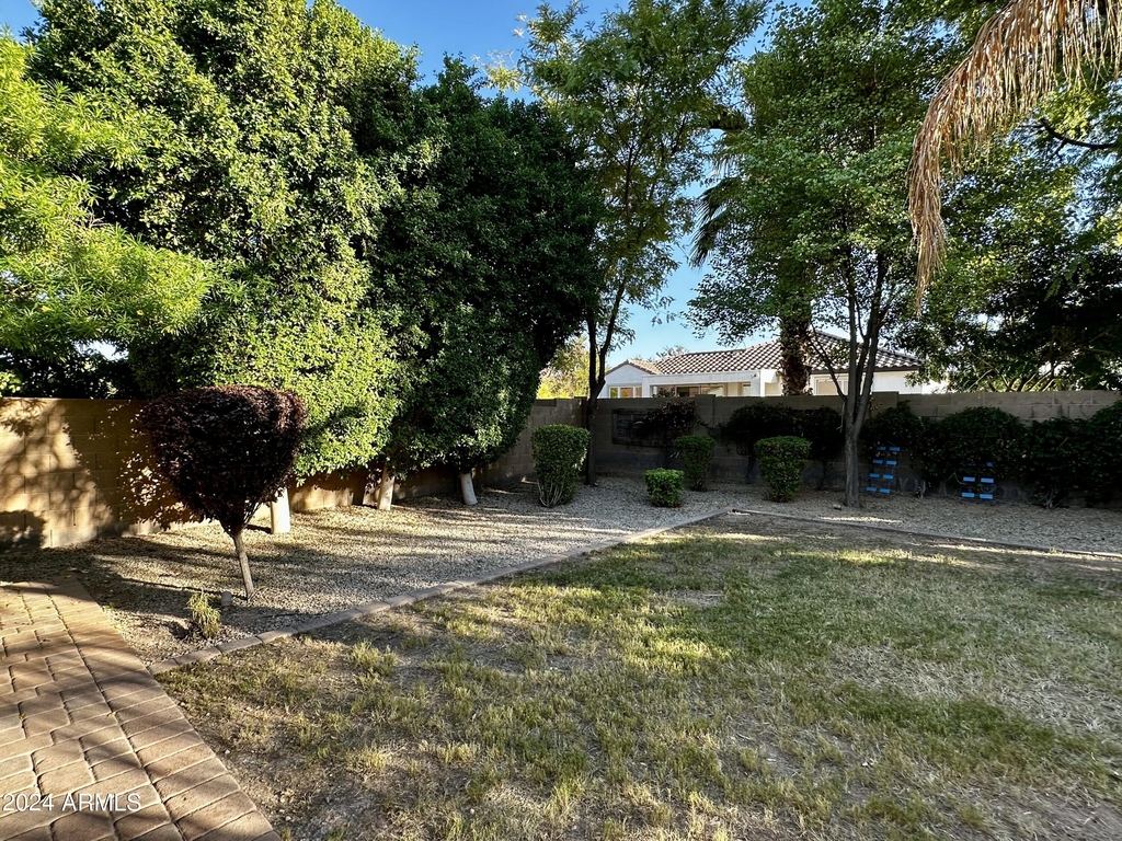 2303 E Dogwood Drive - Photo 50
