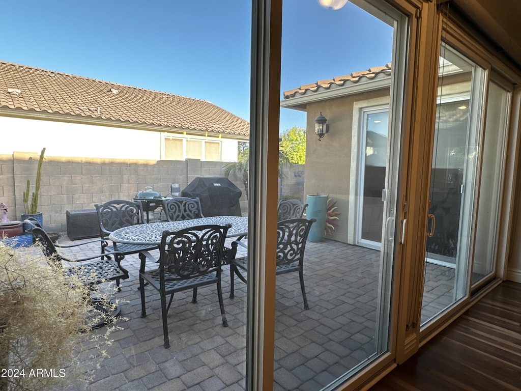 2303 E Dogwood Drive - Photo 18