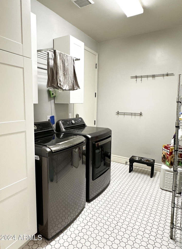 2303 E Dogwood Drive - Photo 35