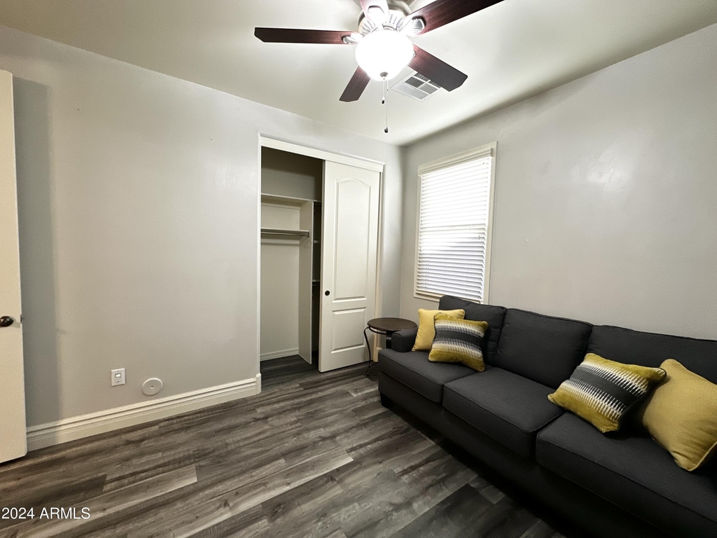 2303 E Dogwood Drive - Photo 31