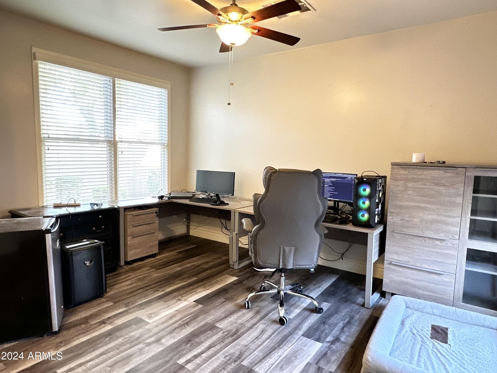 2303 E Dogwood Drive - Photo 37