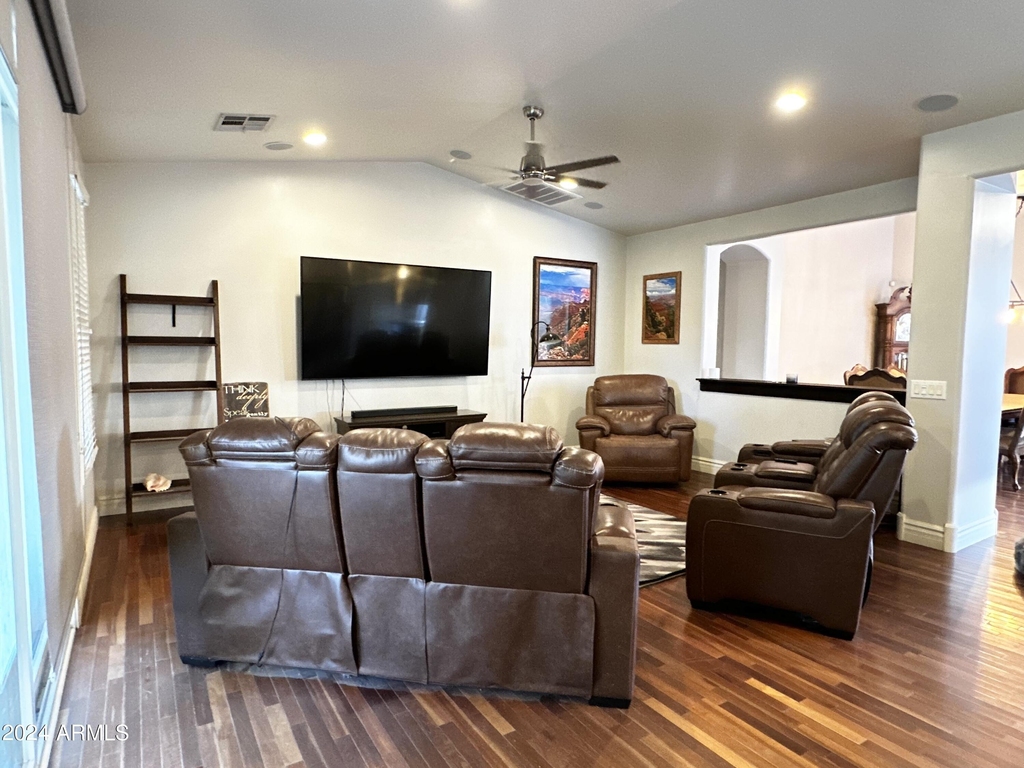 2303 E Dogwood Drive - Photo 26