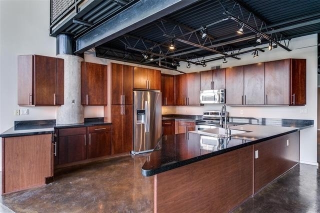 3110 Thomas Avenue - Photo 2
