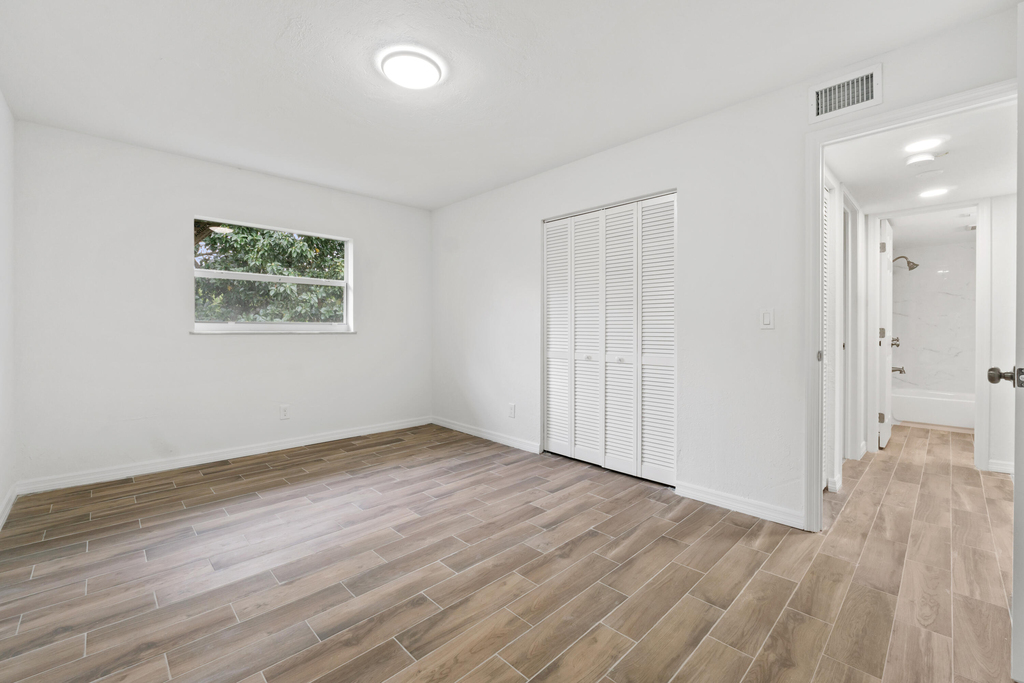 1301 Emerald Terrace - Photo 11