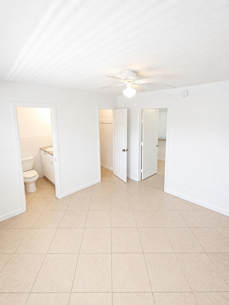 1960 Ne 48th Street - Photo 4