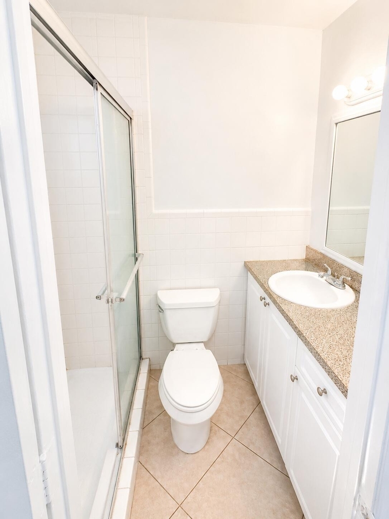 1960 Ne 48th Street - Photo 1