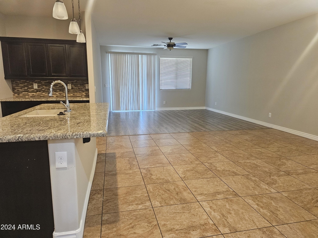 27284 N Skipping Rock Road - Photo 15