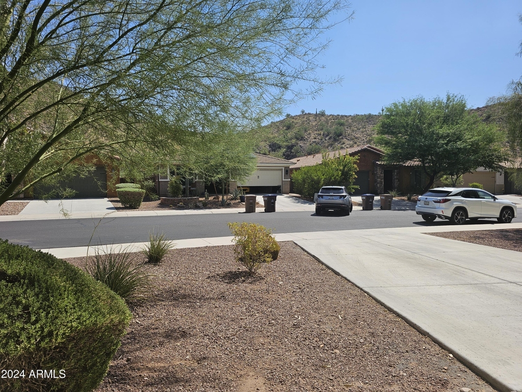 27284 N Skipping Rock Road - Photo 21