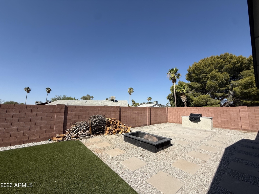 2116 E Marconi Avenue - Photo 15