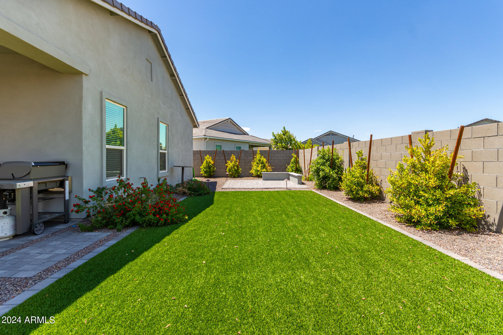 10472 W Adam Avenue - Photo 26