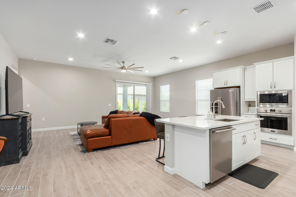 10472 W Adam Avenue - Photo 5