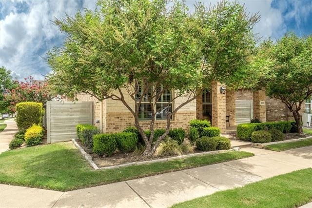 840 Parkside Drive - Photo 1