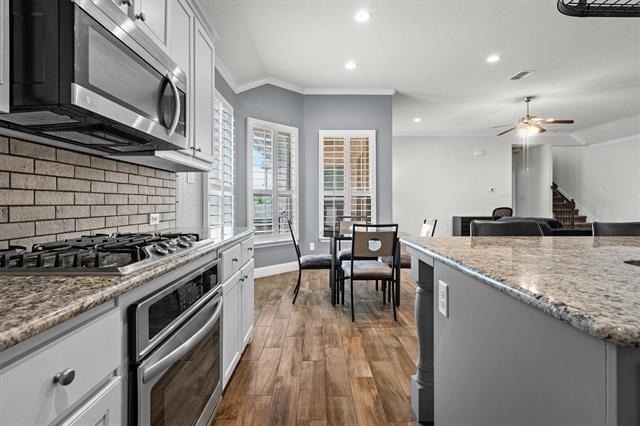 840 Parkside Drive - Photo 4