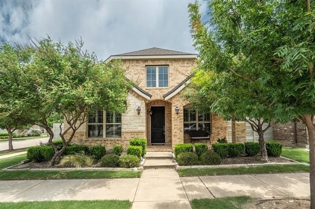 840 Parkside Drive - Photo 0
