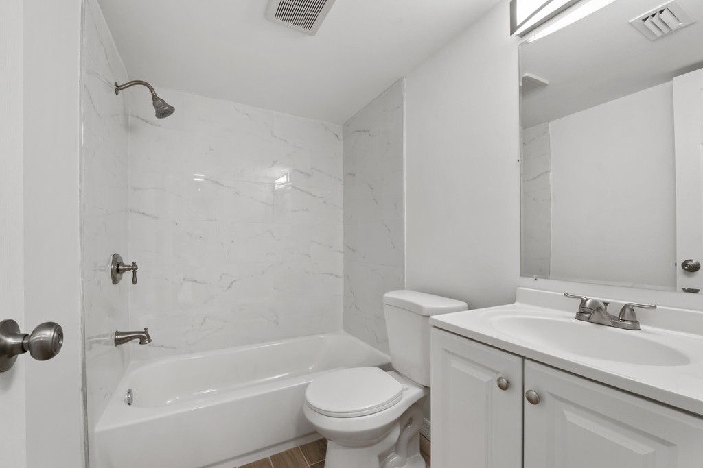 1301 Emerald Terrace - Photo 7