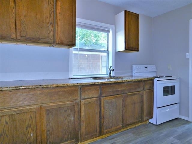 1014 Peak Street - Photo 11