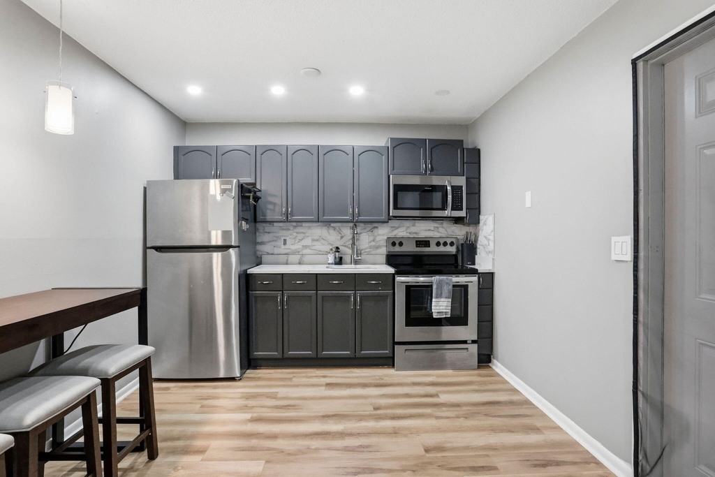 1204 S Lake Drive E - Photo 3