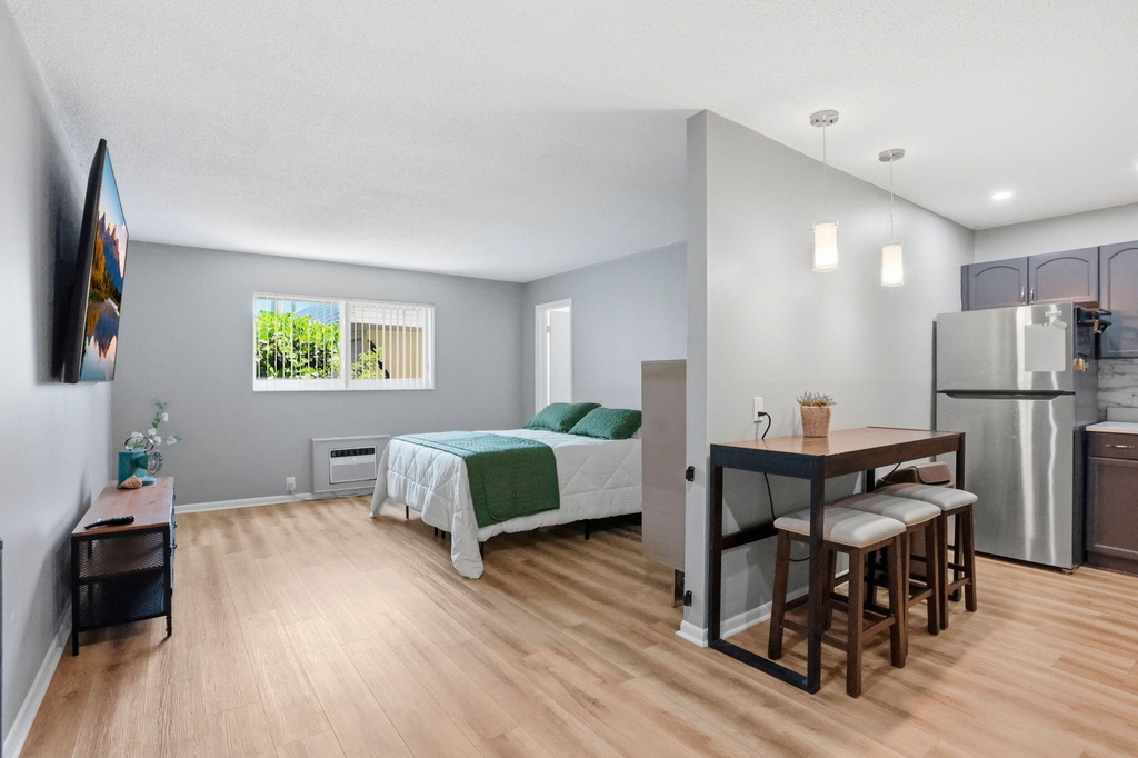 1204 S Lake Drive E - Photo 6