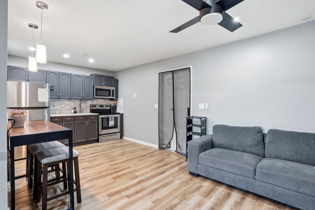 1204 S Lake Drive E - Photo 4