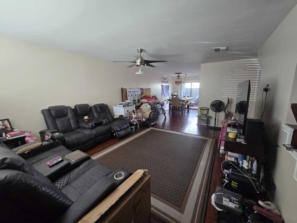 5204 Bayside Drive - Photo 3