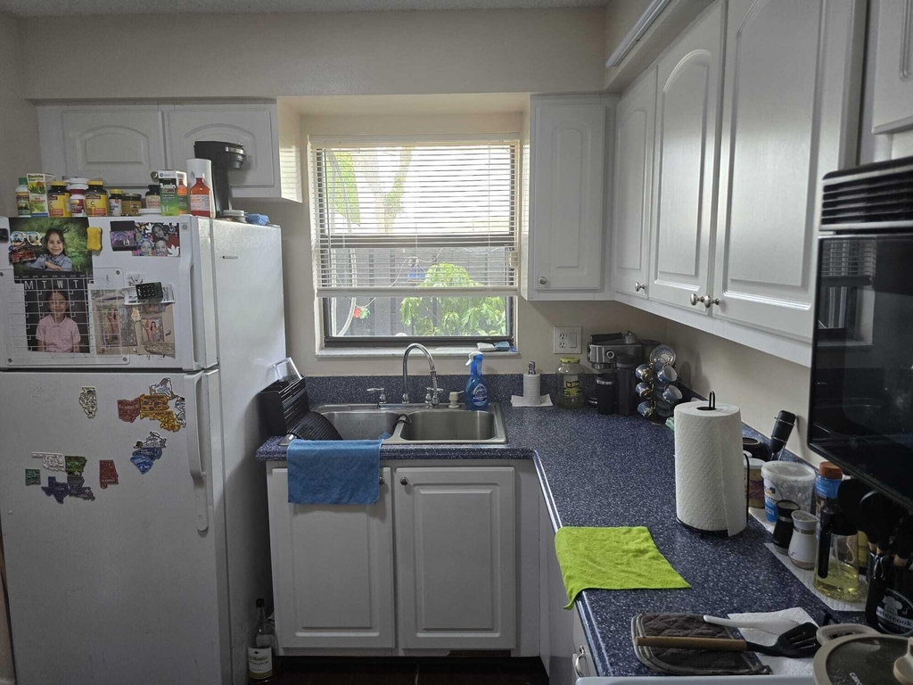 5204 Bayside Drive - Photo 7