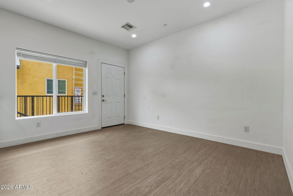 622 N 9th Avenue - Photo 2