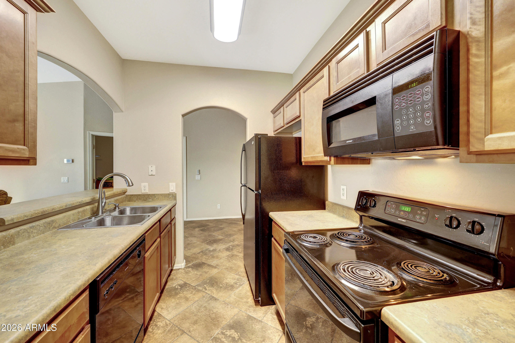 2950 W Louise Drive - Photo 32
