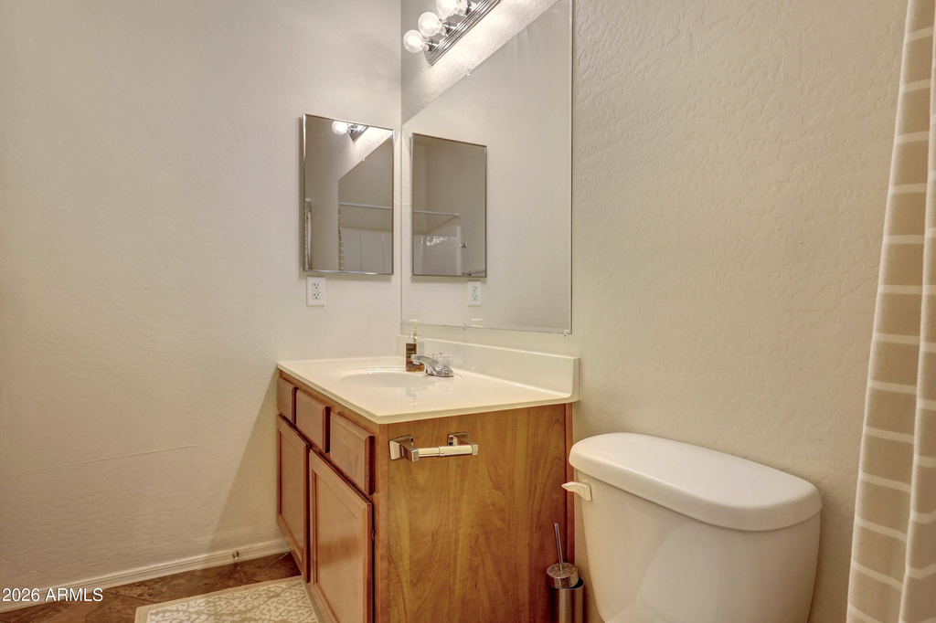 2950 W Louise Drive - Photo 23