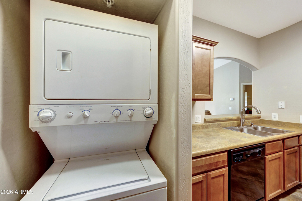2950 W Louise Drive - Photo 29