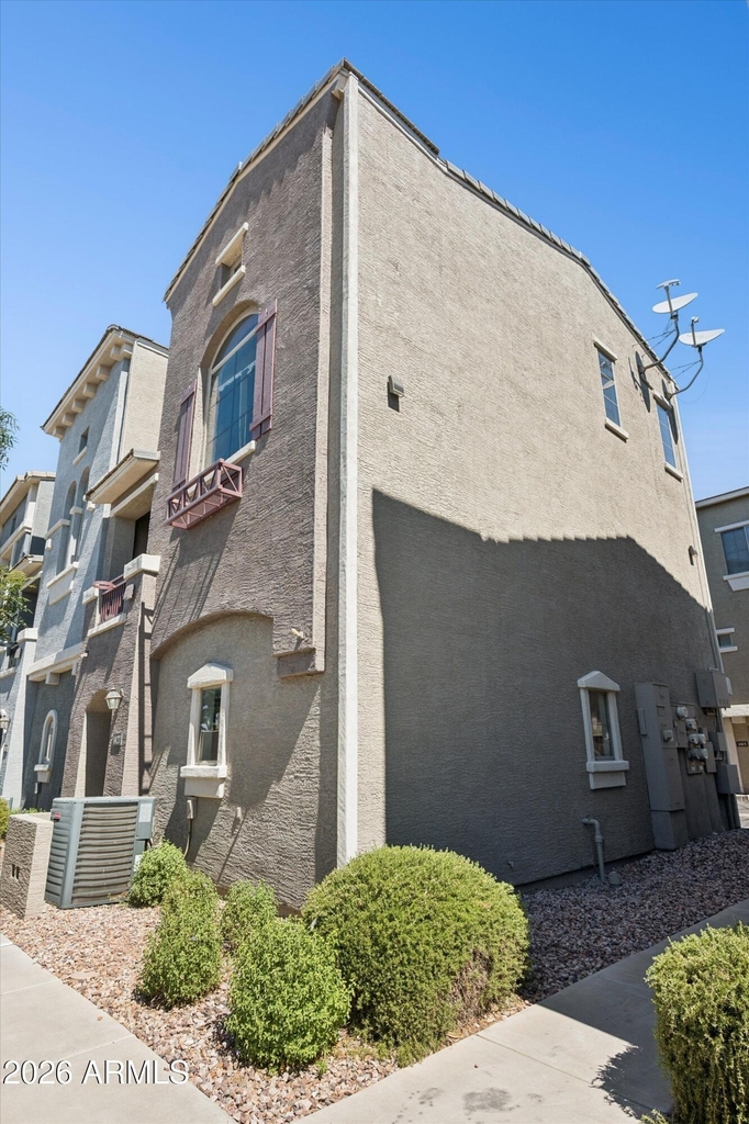2402 E 5th Street - Photo 1