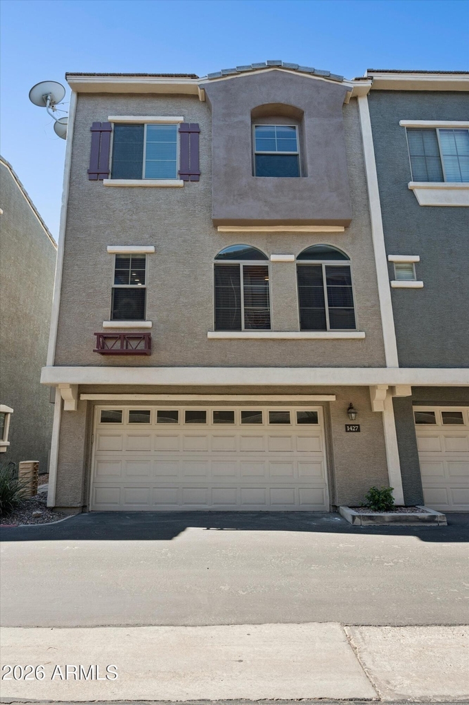 2402 E 5th Street - Photo 2