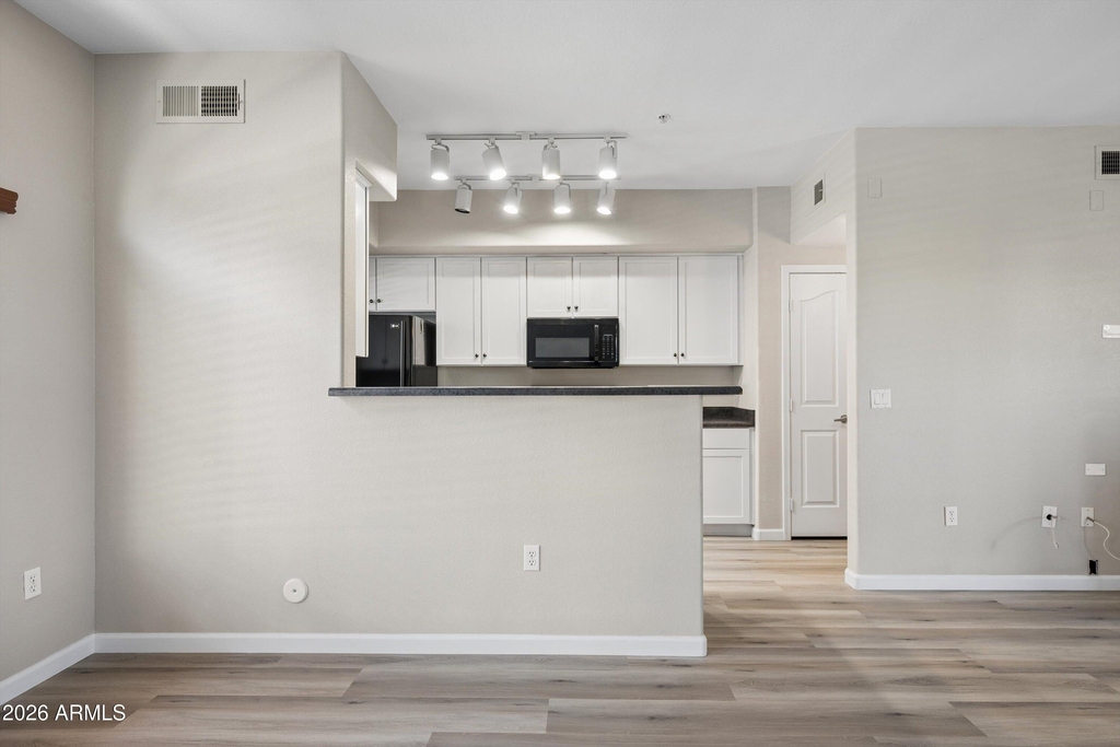 2402 E 5th Street - Photo 4