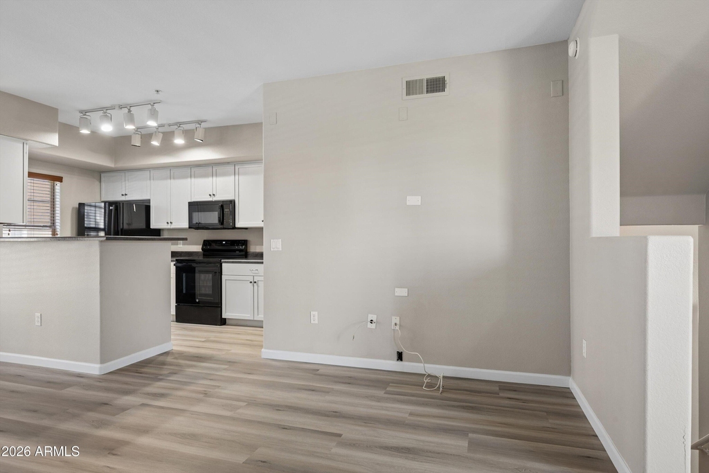 2402 E 5th Street - Photo 6