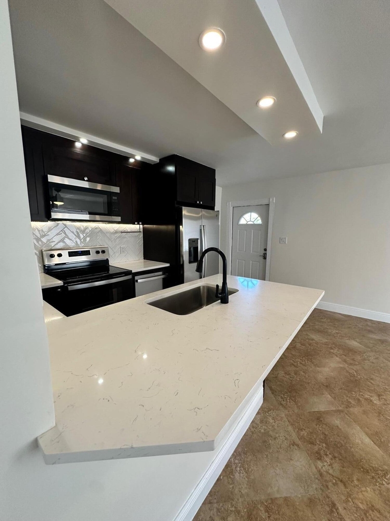 1501 Ne 7th Avenue - Photo 3