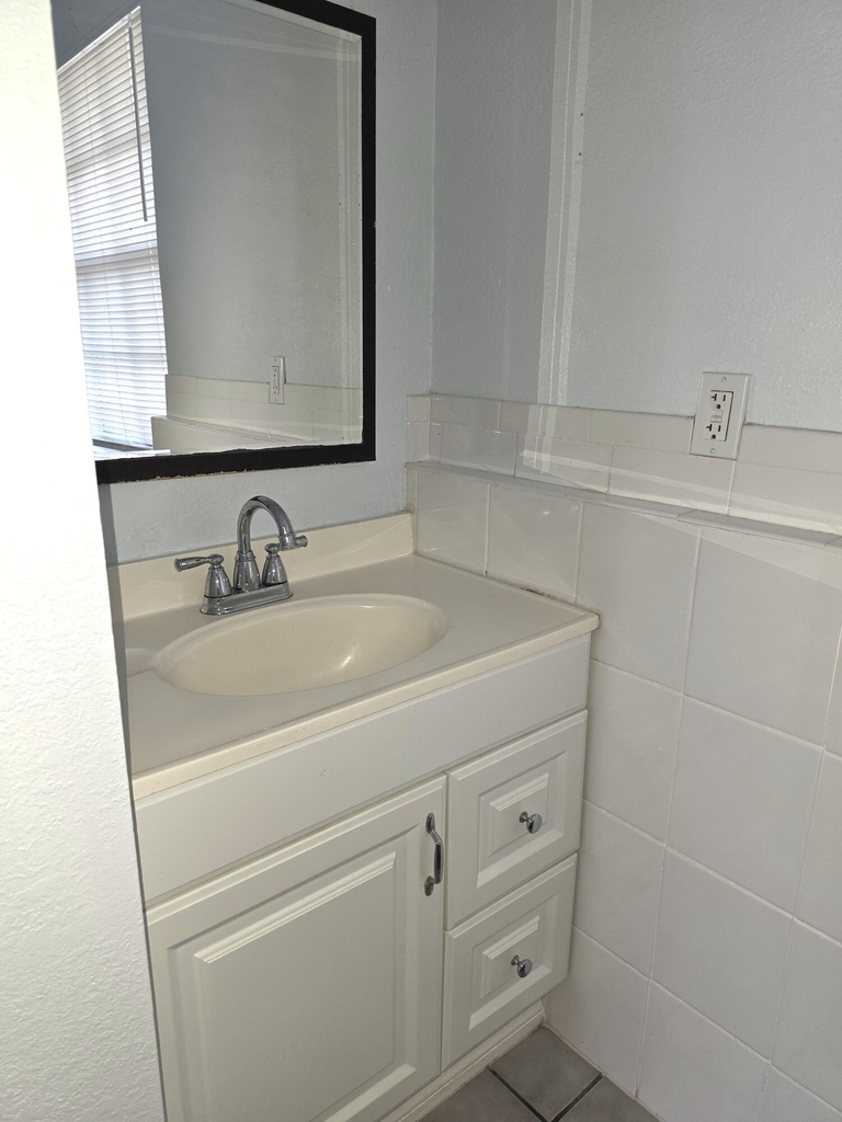 814 Poplar Drive - Photo 4