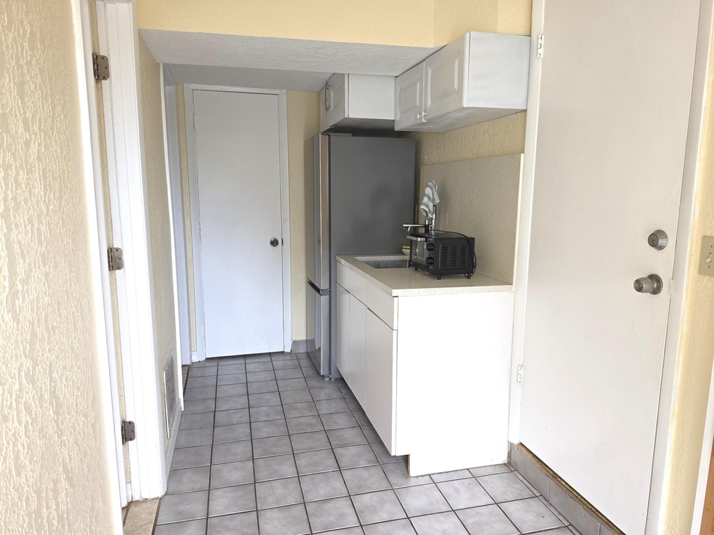 814 Poplar Drive - Photo 10