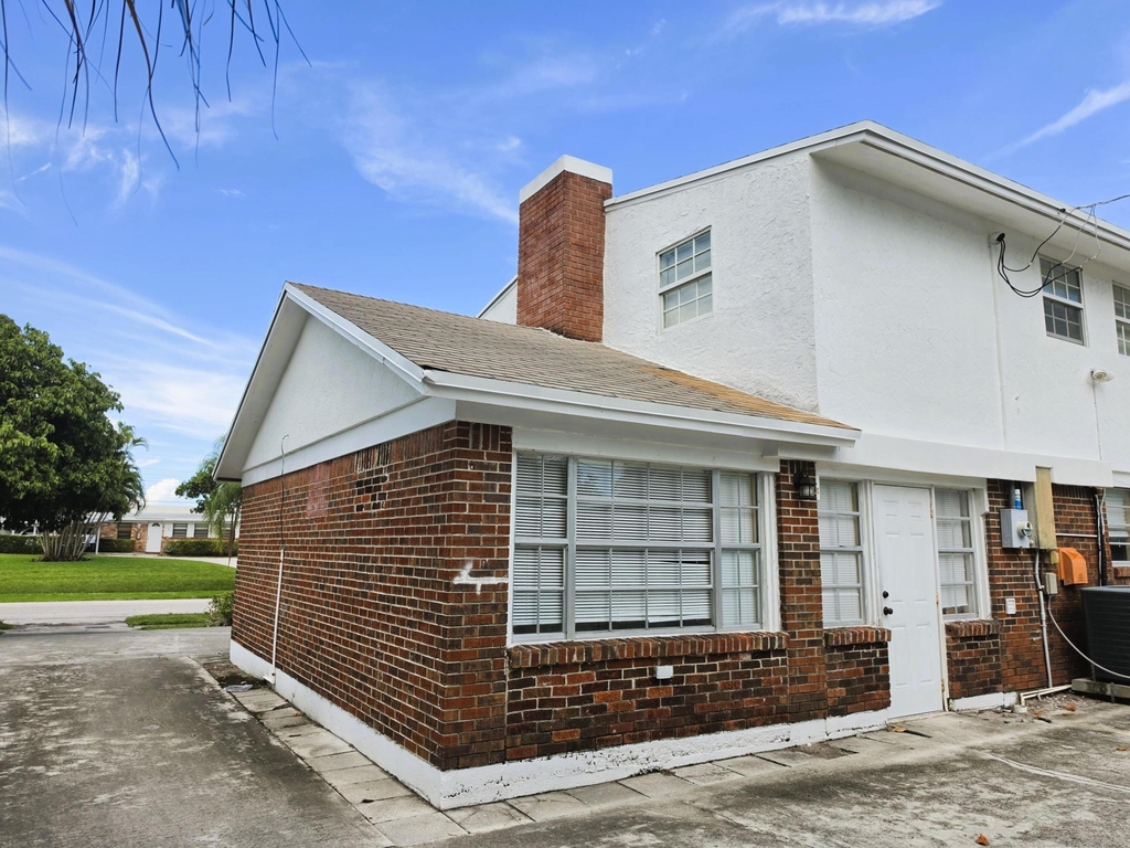 814 Poplar Drive - Photo 1